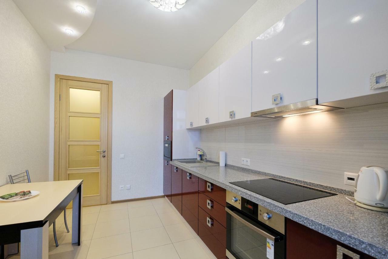 Apartament Petrovskie On Kartashova 3 Apartman Tomszk Kültér fotó